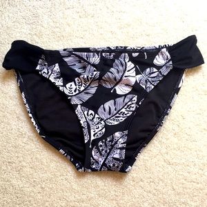 Red Camel Girls Bikini bottom Size Small Black and White
